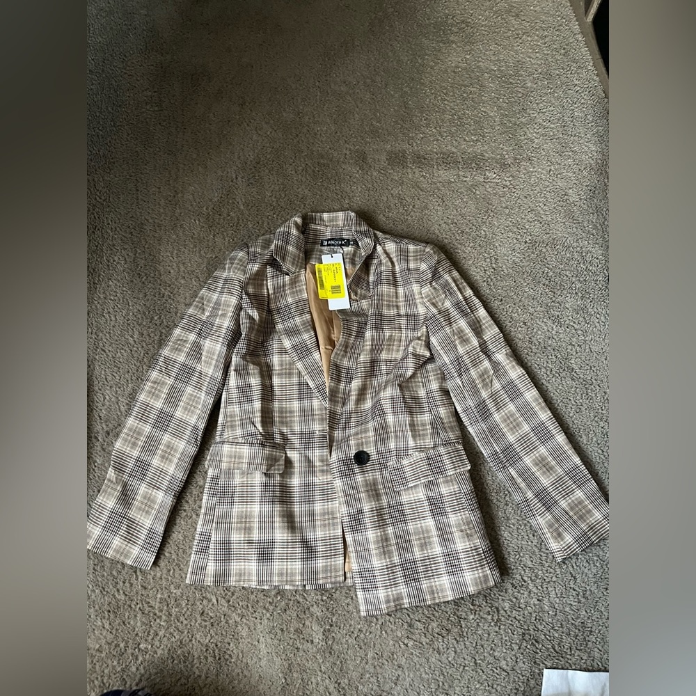 Brown plaid blazer size small brand new with tags